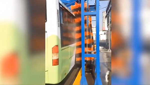 通过式大巴洗车机